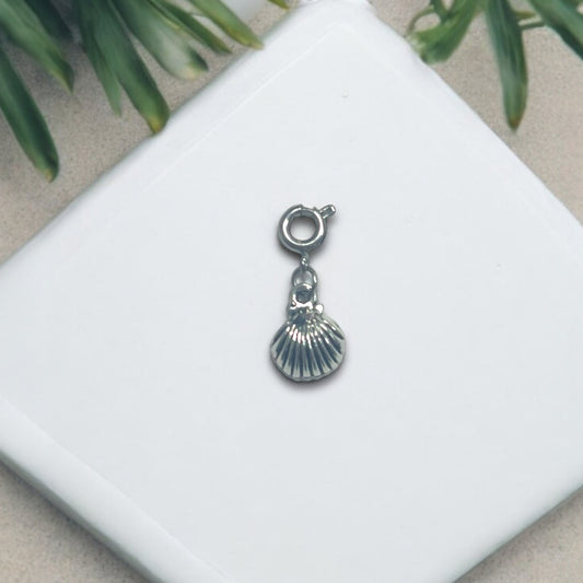 Clam Shell Charm