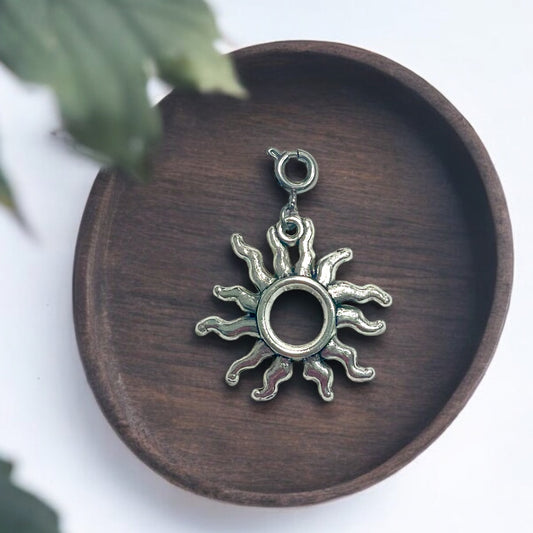 Open Sun Charm